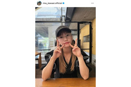 川栄李奈、ハイトーンロングヘアでのダブルピースSHOTに「新鮮」「めっちゃ似合ってます」の声