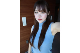 YouTuberになに、水着姿で大胆胸元開放「スタイル良すぎ」「色っぽい」の声