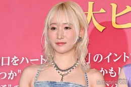 シンガーソングライター乃紫（のあ）、ミニスカからスラリ美脚披露「スタイル抜群」の声 画像