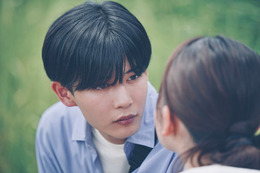 “今年4作の映画出演”なにわ男子・長尾謙杜、視線で伝える繊細演技「恋に至る病」恋心揺れ動く場面写真解禁