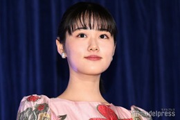 原菜乃華、肌見せノースリーブ姿披露 夏満喫ショットに「映画のワンシーンみたい」「スタイル抜群」と反響