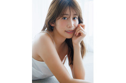 中川安奈アナ、グラビア初挑戦「週プレ」表紙で素肌輝く