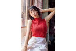 お天気キャスター・今井春花、ノースリーブニット姿でほっそり二の腕際立つ「週刊FLASH」初登場