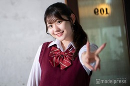 「今日好き」りんか、ミニスカブラックコーデから美脚スラリ 韓国ショットに「脚綺麗すぎ」「コーデオシャレ」の声 画像