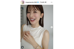 元TBS山本里菜アナ、素脚×ノースリーブで寝転ぶオフショット公開「大人っぽい」「すごい透明感」