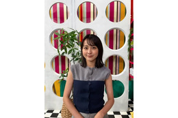 TBS若林有子アナ、素肌輝くキャミワンピ姿で石垣島満喫「眩しい」「笑顔が素敵」と反響