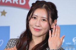 西野未姫、夫・山本圭壱＆娘との“お揃いパジャマ”ショット公開「100キロのけーでも入るのすごい」 画像
