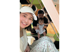 山本圭壱、妻・西野未姫＆娘とパシャリ！キッズパーク満喫SHOTに反響「楽しそうな家族」「素敵なパパさん」