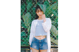 “仮面ライダーヒロイン”松本麗世、美ウエストのぞく抜群スタイル披露 画像
