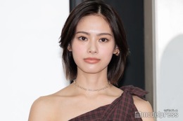 「御上先生」で話題・安斉星来、大胆スリットから美脚披露「色気溢れてる」「美しさ満点」の声