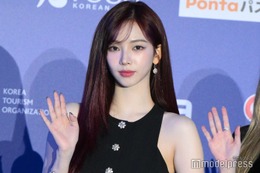 aespaカリナ、大胆カットアウトドレスで美ウエストのぞく「着こなせるのかっこいい」の声 画像