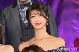 ABEMA瀧山あかねアナ「川サウナしてきました」美脚際立つ全身ショット公開「スタイル抜群」「脚長すぎ」