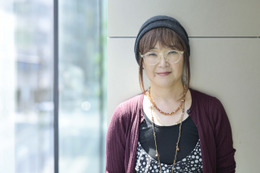 「日本の女性は仕事も家事もなんでもがんばりすぎ」ブレイディみかこが語るイギリスの「いい具合の適当さ」と経済的疲弊の影、『シスター フット エンパシー』