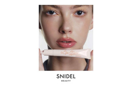 SNIDEL BEAUTY、ガラスのようなつや感を生み出すプランプリップグロスが新登場