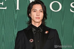山下智久「正装with後輩’s」中島健人＆目黒蓮との貴重3ショットに反響「圧倒的な顔面力」「推ししかいない」