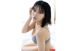 田中美久、ふっくら美谷間が眩しい水着SHOT披露！表紙を務める「BOMB Premium」が異例の増刷
