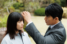 小栗旬×ハン・ヒョジュ×赤西仁×中村ゆり「匿名の恋人たち」四角関係カット＆キャラクター相関図