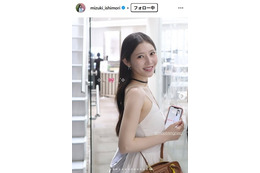 「バチェラー6」参加美女、大胆スリップドレスで美脚「ただただ美しい」と反響