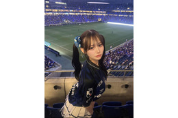 NMB48和田海佑「ぎりぎりセーフってことでいい？」胸元のぞく大胆ショットに悶絶の声「破壊力すごい」「セクシー」