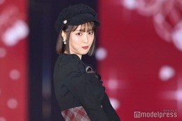 大友花恋、美ボディライン際立つタイトワンピ姿で登場「スタイル良すぎ」と反響続々【ガルアワ2025AW】