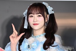 ＝LOVE音嶋莉沙、ピンクのショーパンコーデでスラリ美脚輝く「可愛すぎる」「ハイビスカスの妖精」と反響