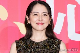 長澤まさみ、美スタイル際立つノースリドレス姿「MOTHER」「おーい、応為」から学んだ親子の幸せとは