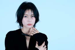 柴咲コウ&SUPER EIGHT横山裕、同年代ならではの“支え合い”で乗り越えた初共演シーン 切磋琢磨した同期の存在も【「スキャンダルイブ」インタビュー】