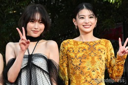 南沙良&出口夏希、華やかドレス姿でレッドカーペット 美スタイル際立つ【第38回東京国際映画祭】 画像