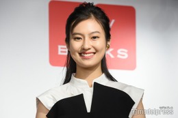 恒松祐里、ミニワンピ×タイツの私服姿公開「小顔際立つ」「可愛すぎ」の声