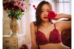 森香澄、繊細な“大人可愛い”ランジェリー多数着用「ピーチ・ジョン」冬シーズンビジュアル公開