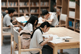 韓国で…食品が置かれた図書館⇒”100種類以上”のラインナップに「見てるだけでワクワク」 画像