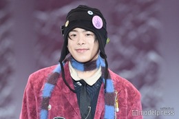 こーくん、ランウェイでギャップ見せ 個性溢れるカジュアルウィンタースタイル【サツコレ2025A/W】 画像