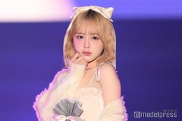 なえなの、猫耳ミニワンピ姿でディズニー満喫「脚綺麗」「天使すぎる」と熱視線