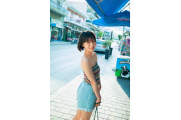 藤崎ゆみあ、美肩＆デコルテ際立つヘルシー肌見せSHOT披露！“美少女感”あふれるカットにドキドキ