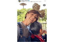 hitomi、三男とのディズニーランド満喫SHOTに反響「微笑ましい」「めっちゃ可愛い」