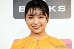 大原優乃、胸元ざっくりドレス姿に熱視線「上品で可愛い」「大人の色気」
