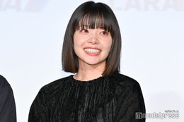 岸井ゆきの、黒シースルー衣装で魅力放つ「軽やかで素敵」「衣装もネイルも完璧」の声 画像