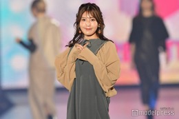 “令和の峰不二子”阿部なつき、美脚全開秋コーデ「ウエストライン綺麗すぎ」「メイク参考になる」と反響 画像