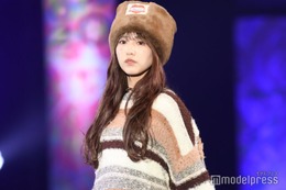 ≠ME蟹沢萌子、ミニ丈MV衣装姿に「完璧なスタイル」「美しすぎる」と反響