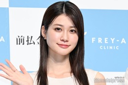 生見愛瑠、素肌際立つベアトップ姿披露「大人の雰囲気」「オーラがすごい」と称賛の声 画像
