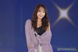 みりちゃむ、素肌輝くキャミワンピ姿「ナチュラルで素敵」「可愛すぎる」の声