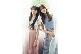 櫻坂46田村保乃＆村井優、まるで姉妹のような寄り添いSHOT披露！親密さあふれるグラビアで魅了 画像