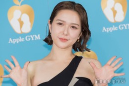 村重杏奈、パーマ風スタイルで雰囲気ガラリ「すごく似合う」「さらに雰囲気が変わって新鮮」と反響 画像