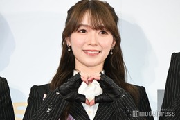 櫻坂46守屋麗奈、バルーンスカートから美脚スラリ 愛犬との秋散歩ショットに「すべてが理想」「センス抜群」の声 画像