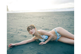 櫻坂46松田里奈、水着姿でしなやかなボディライン披露 1st写真集先行カット解禁 画像