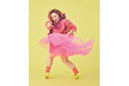 フォーリンラブ・バービー「ゼクシィ」で“ド派手”なウエディングドレス姿披露 結婚生活のリアルにも言及 画像