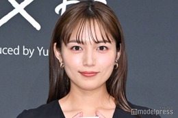 川口春奈、美脚透ける黒ストッキング×ミニスカ姿披露「大人可愛い」「天才的にオシャレ」と反響 画像