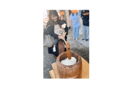 安めぐみ、10歳長女＆1歳次女と“毎年恒例”餅つきへ！母としての想いも「色々な行事に触れさせてあげたい」 画像