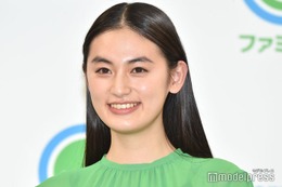 八木莉可子、ノースリーブドレスで美肩際立つ「女神かと」「夜景より綺麗」ファン絶賛