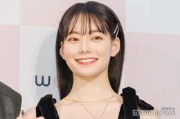 なごみ、ミニスカ＆タンクトップ姿披露 美スタイル際立つコーデに「旅先でもおしゃれ」と反響 画像